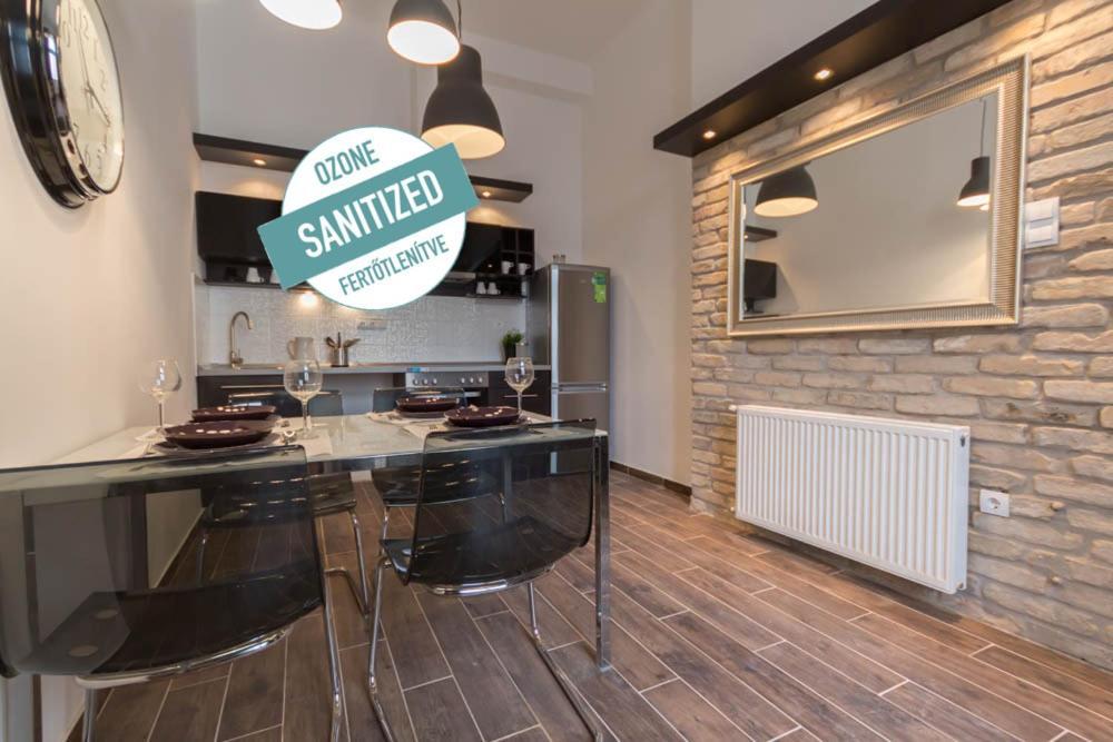 Luxury Apartment By Hi5-Varoshaz Suite Budapest Exteriör bild